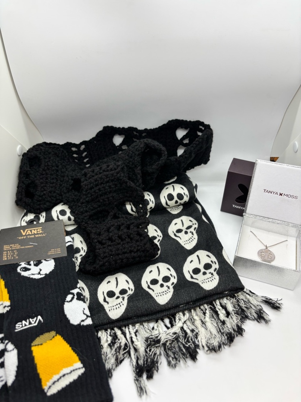 Black Crochet Skull Scarf - Skull Print Fringe